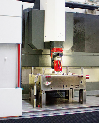 F&uuml;nf-Achsen-Hochgeschwindigkeitsfr&auml;smaschine